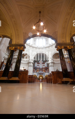 Allemagne, Berlin, Berliner Dom, La Cathédrale Vue de l'intérieur Banque D'Images