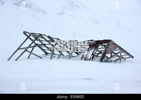 Ruine de l'ancien édifice du magasin la Baie des baleiniers en bois à l'île de la déception de l'Antarctique Banque D'Images