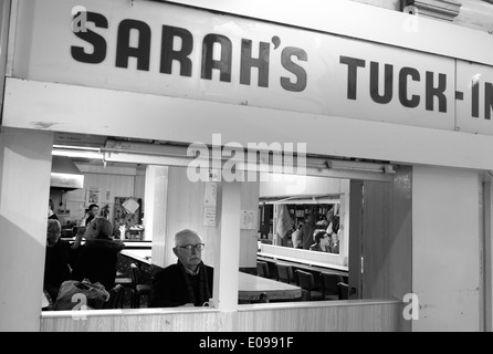 Sarah, de groupement marché Grainger, Newcastle-upon-Tyne, Tyne et Wear Banque D'Images