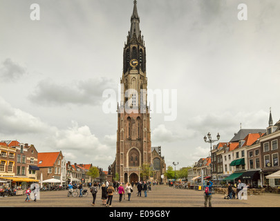 Grand Place de Delft à la Nieuwe Kerk OU VERS LA NOUVELLE ÉGLISE HOLLAND Banque D'Images