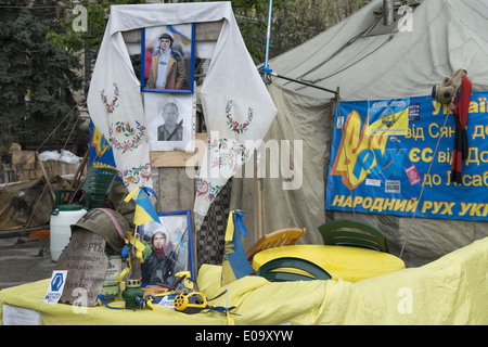 Avril 2014 à Maidan Nezalezhnosti (Майдан Незалежності : Ukrainien [maɪ̯dˈan ɛʒnosci nezal'],, Kiev, Ukraine. Banque D'Images