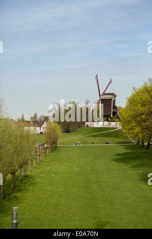 Moulin à vent Sint-Janhuismolen à Bruges, Brugge, Belgique Banque D'Images