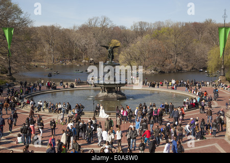 Bethesda Fountain & terrasse donne sur le lac de Central Park et est un endroit très populaire, NYC Banque D'Images