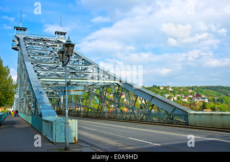 Le pont Blue Wonder, Dresde, Saxe, Allemagne Banque D'Images