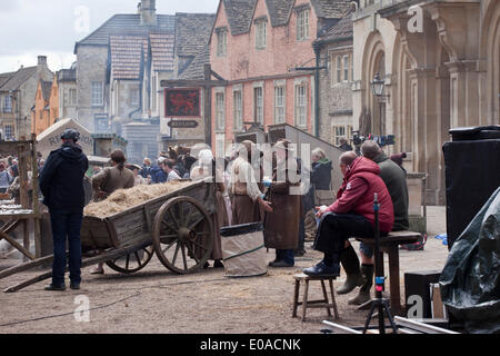 Corsham, Wiltshire, Royaume-Uni. 7 mai 2014. La rue haute de Corsham est transformée en Cornouailles du XVIIIe siècle pour le tournage du nouveau drame de la BBC d'époque Poldark. Angleterre, Royaume-Uni Banque D'Images