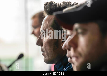 Belfast, en Irlande du Nord, Royaume-Uni. 7 mai, 2014. Joaquim Rodriguez meilleurs cyclistes, Rigoberto Uran et Cadel Evans à la conférence de presse pour lancer le Tour d'Italie cycliste Crédit : Stephen Barnes/Alamy Live News Banque D'Images