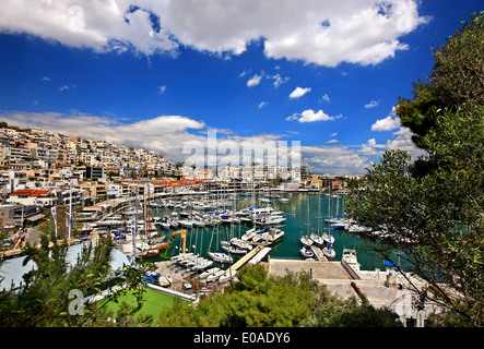 Mikrolimano (signifie "petit port", ancien nom "Tourkolimano') & Kastella, Le Pirée, Attique, Grèce Banque D'Images