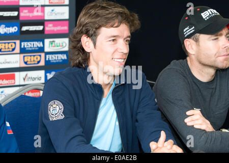 Waterfront Hall, Belfast, Royaume-Uni. 7e mai 2014. Rigoberto Uran,Omega Pharma-Quick Step de l'équipe du Tour top riders conférence de presse ©Bonzo/Alamy vivre Banque D'Images