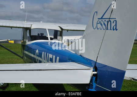 1966 Reims Cessna F.150G G-AVEM à Compton Abbas Airfield, Dorset Banque D'Images