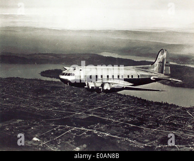 Le Boeing 307 Stratoliner, un avion de ligne pionnier, a été le premier avion commercial à disposer d'une cabine pressurisée. Le Clipper Flying Cloud, exploité par Pan American Airways, était l'un des avions les plus remarquables de cette série, propulsé par le moteur Wright R-1820. Banque D'Images