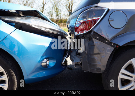 Dommages au véhicule impliqué dans un accident Banque D'Images