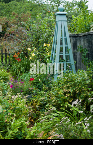 Obélisque de jardin en bois, Banque D'Images