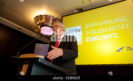 Berlin, Allemagne. Mai 08th, 2014. Appuyez sur la touche de conversation avec le président candidat du parti populaire européen, Jean-Claude Juncker, à l'hôtel Hyatt à Berlin. / Photo : Jean-Claude Juncker Banque D'Images