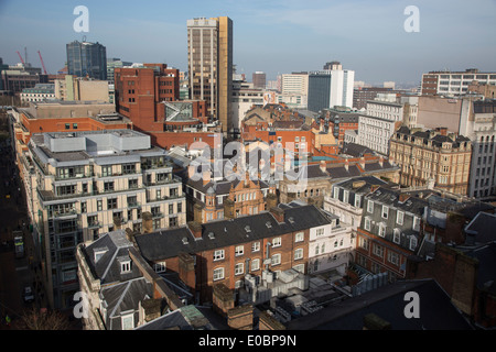 Une vue sur des bureaux, des boutiques et des appartements dans le centre-ville de Birmingham, Royaume-Uni. Banque D'Images