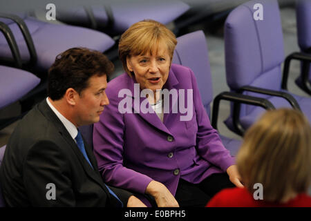 Berlin, Allemagne. Mai 08th, 2014. 33e session du Parlement allemand - première consultation du projet d'une loi sur la réforme fondamentale de la Loi sur les énergies renouvelables et modifiant d'autres dispositions de la loi sur l'énergie déposée par le gouvernement fédéral allemand. Credit : Reynaldo Chaib Paganelli/Alamy Live News Banque D'Images