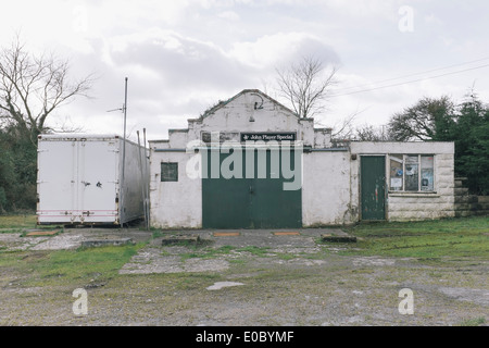 Ancien garage près de Mwnt à Cardigan, Wales. Banque D'Images