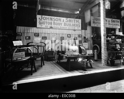 Une exposition présentant le travail de Johnson & Smith, carrossiers automobiles de Christchurch dans les années 1920 L’exposition met en avant leur expertise en carrosserie automobile et leur contribution à l’industrie automobile. Banque D'Images