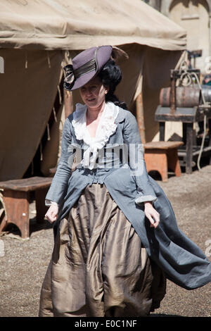 Corsham, Wiltshire, Royaume-Uni. 7e mai 2014. Une actrice sur le plateau de Poldark Banque D'Images