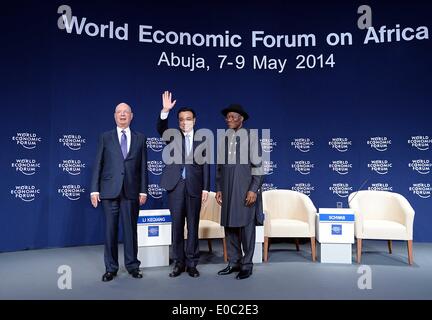 Abuja, Nigéria. 8 mai, 2014. Le Premier ministre chinois Li Keqiang (C) assiste à l'occasion du Forum économique mondial sur l'Afrique à Abuja, Nigeria, 8 mai 2014. © Li Tao/Xinhua/Alamy Live News Banque D'Images