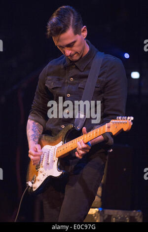 6 mai 2014 - Madison, Wisconsin, États-Unis - JARROD GORBEL de nuit terreurs de 1927 en concert au Théâtre Capitol, à Madison, Wisconsin (crédit Image : © Daniel DeSlover/ZUMAPRESS.com) Banque D'Images