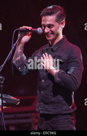 Madison, Wisconsin, USA. 6 mai, 2014. JARROD GORBEL de nuit terreurs de 1927 en concert au Théâtre Capitol, à Madison, Wisconsin © Daniel DeSlover/ZUMAPRESS.com/Alamy Live News Banque D'Images