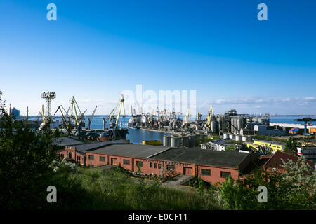 Odessa, Ukraine. 9 mai, 2014. Ukraine - Odessa - vie quotidienne - Un regard sur le port d'Odessa, Ukraine, le Jeudi, Mai 8, 2014. (Zacharie Scheurer) © Zacharie Scheurer/NurPhoto ZUMAPRESS.com/Alamy/Live News Banque D'Images