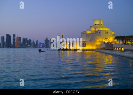 Doha. Le Qatar. Musée d'Art Islamique conçu par I.M.Pei. Banque D'Images