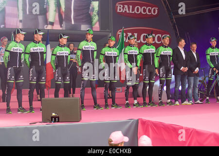 Belfast, Irlande du Nord, Royaume-Uni. 8 mai 2014. Belkin équipe au Giro d'Italia Présentation de l'équipe de Belfast Crédit : Bonzo/Alamy Live News Banque D'Images