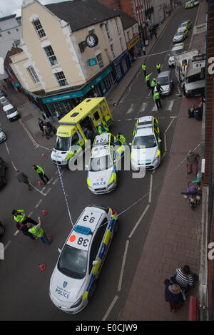 Banbury, Oxon, UK. Le 9 mai 2014. Un camping-car monte le trottoir à Banbury High Street. Credit : Charlotte Moss/Alamy Live News Banque D'Images