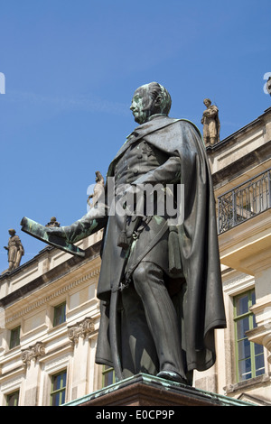 Deutschland, Mecklenburg-Vorpommern, Bicester, Schloss Ludwigslust, statue, Friedrich Franz I., Großherzog von Mecklenburg Banque D'Images