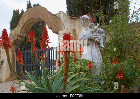 Entrée de la mission San Carlos Borromeo del Rio Carmelo à Carmel-By-The-Sea, California, USA, Amérique Latine Banque D'Images