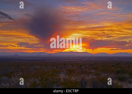 Coucher de soleil sur le San Andres Mtns près de Alamogordo, Nouveau Mexique, USA, Amérique Latine Banque D'Images