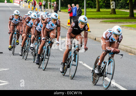 Belfast, Irlande du Nord. 9 mai 2014 - Giro d'Italia session pratique : Ag2R La Mondiale Crédit : Stephen Barnes/Alamy Live News Banque D'Images