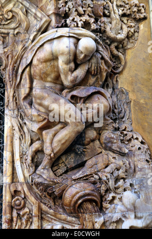 L'article de l'albâtre, la sculpture sur pierre à l'entrée du Palacio del Marqués de Dos Aguas (National Musée de la céramique) Banque D'Images