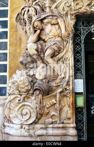 L'article de l'albâtre, la sculpture sur pierre à l'entrée du Palacio del Marqués de Dos Aguas (National Musée de la céramique) Banque D'Images