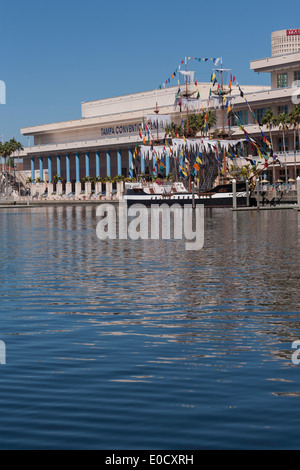 Jose Gasparilla Pirate Navire amarré au centre de Conventions de Tampa, Tampa, États-Unis Banque D'Images