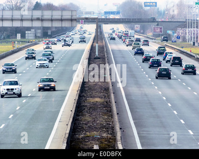 L'ouest autoroute A1 avec le nœud Linz (Haid-Ansfelden). L'une des rues de l'Autriche, meistbnefahrenen Die Westautobahn A1 bei Banque D'Images