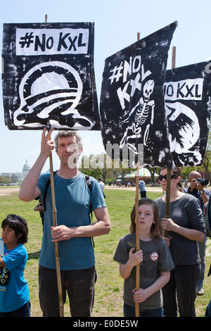 Ralliement des militants climatique contre Keystone XL pipeline - Washington, DC USA Banque D'Images