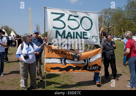 Ralliement des militants climatique contre Keystone XL pipeline - Washington, DC USA Banque D'Images