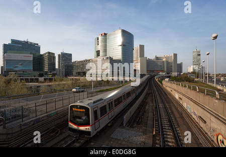 Ubahn, Donaucity, Wien, Österreich - métro, ville du Danube, Vienne, Autriche Banque D'Images