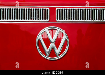 Chrome et rouge Volkswagen VW camper van Banque D'Images