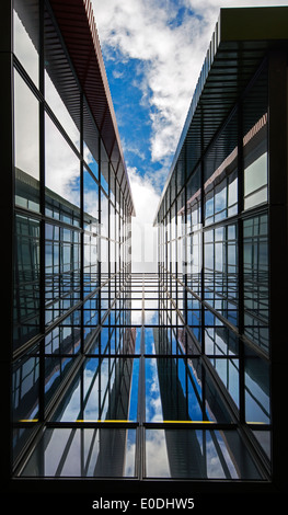 L'architecture moderne de verre au Central Saint Giles à Londres, Angleterre Banque D'Images