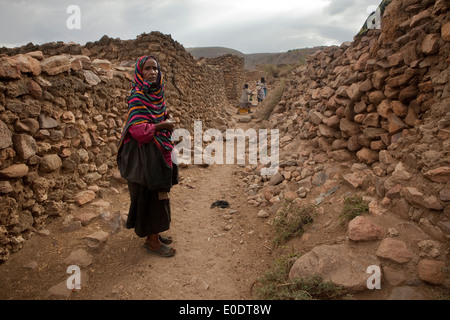 Portrait d'une femme en Koremi village, près de Harar, dans les hautes terres éthiopiennes de l'Afrique. Banque D'Images