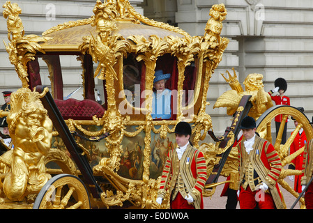 La Grande-Bretagne La reine Elizabeth II Célébrations du jubilé d'or de Londres 2002 Banque D'Images