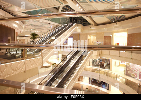 Dans l'Escalator shopping mall,zone lujiazui de Shanghai Banque D'Images