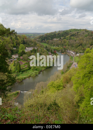 Vue sur la rivière Wye de Symonds Yat, Gloucestershire, Angleterre. Banque D'Images