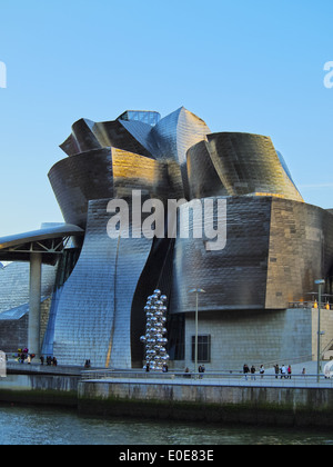 Vue détaillée du musée Guggenheim de Bilbao, en Biscaye, Pays Basque, Espagne Banque D'Images