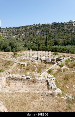 Ruines du bâtiment au site archéologique Katsivelos Eleutherna Antique Crète Grèce Ce site situé sur la pente de l'Est Banque D'Images