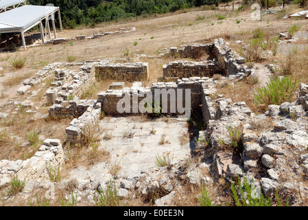 Ruines du bâtiment au site archéologique Katsivelos Eleutherna Antique Crète Grèce Ce site situé sur la pente de l'Est Banque D'Images