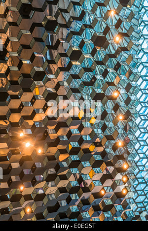 Détails du toit en verre hexagonal de concert hall, Reykjavik Banque D'Images